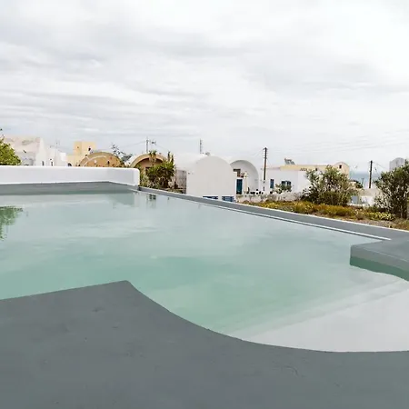 Semesterbostad 3-room Family With Massive Pool, Location, Seconds From Cliff! Imerovigli (Santorini)