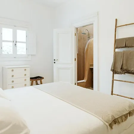 Semesterbostad 3-room Family With Massive Pool, Location, Seconds From Cliff! Imerovigli (Santorini)
