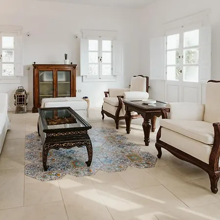 3-room Family With Massive Pool, Location, Seconds From Cliff! Semesterbostad